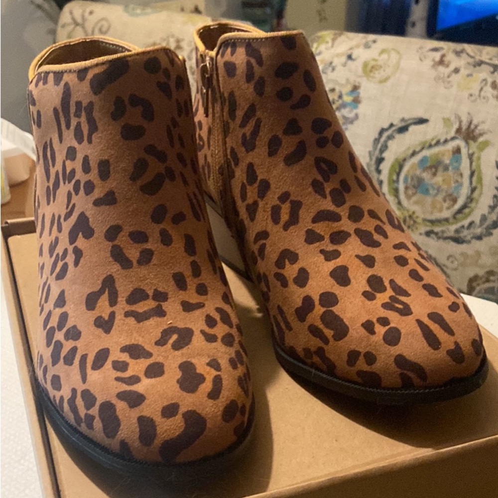 Leopard Booties - Picture 2 of 2